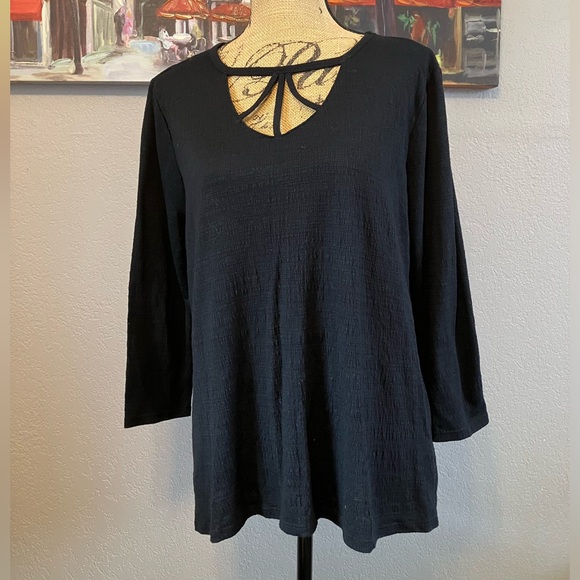 Democracy Black solid V-Cutout cut out 3/4 Sleeve tunic blouse S but fits like L - Picture 1 of 12